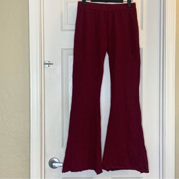 Forever 21 Burgundy Flare Leg Eyelet Pants Attached Shorts Size Small - Picture 1 of 9